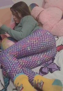 candid daughter in leggings creepshot