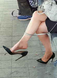 Milf in stiletto shoes dangle creepshot