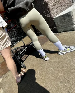 Asian Costco super tight leggings