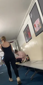 A few peaches🍑 in tight leggings, slight vpl and a jiggle