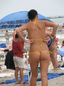 Candid beach and bikini babes