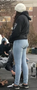 Two hot butts in TIGHT jeans