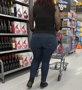 Latina with big ass in tight jeans. OC