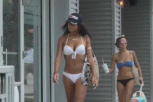 Candid Florida beach and bikini girls