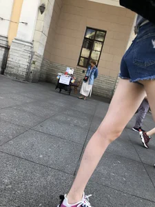 Group of Candid Girls in Mini Shorts With Amazing Legs Crossing a Street Creepshots Gallery
