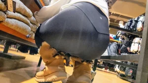 Tight Leggings on Amazing Bubble butt (OC)