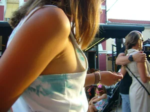 Street sideboob