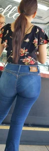 Pocketless Jeans Are So Sexy