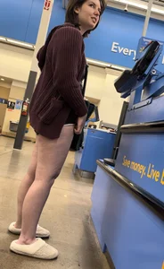 Pawg with Thick Legs
