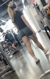 Big booty white gym girl