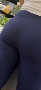 Nice Fit Brunette MILF Booty In Blue Spandex Leggings