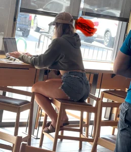 Fit pawg studying at Starbucks