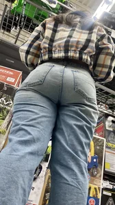 Thicc chic in baggy jeans‼️
