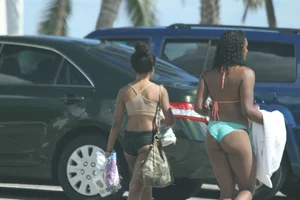 Huge collection of sexy girls out in bikinis in Florida