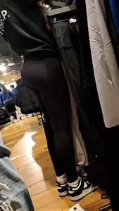 Store worker shows her GREAT ass with side shots