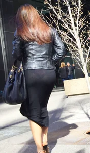 Girl in Long Skirt VPL Street Creepshot