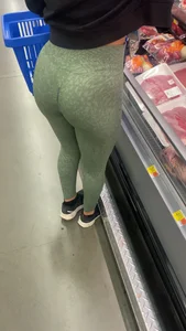 petite baddies with scrunch leggings