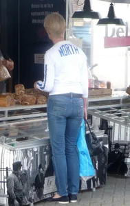 New street market milfs in tight blue jeans!