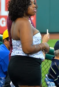 Candid boobs, nip slip and downblouse pics