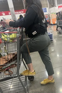 Nice ass at Costco