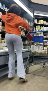 Short Latina has a very sexy ass in tight leggings (+ gifs)