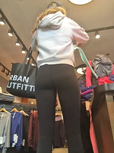 Booty in Yoga Pants Closeups Gallery