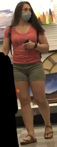 Thicc art lover Milf in shorts