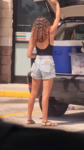 2 for 1 baddies outside 7/11