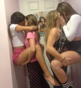 Some sort of mass girls kissing party