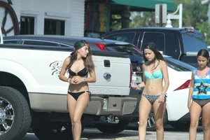 Deerfield Beach, Florida sexy girls and teens in bikinis