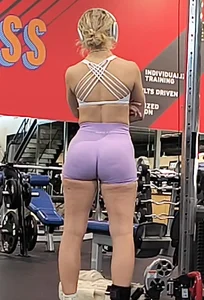 Nice cellulite dumpy on this gym pawg