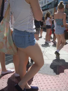 Daisy dukes candid girl showing her ass cheeks