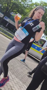 Sporty babe with a nice ass