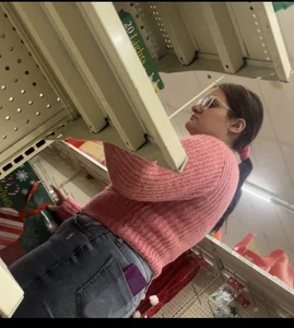 Nerdy butterface pawg with an amazing ass