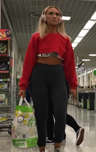 Fit blonde with a nice ass and vtl in leggings