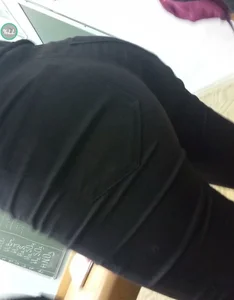 Candid College Girl’s Booty Closeup in Tight Black Jeans in a Classroom