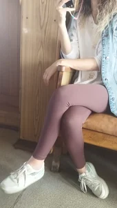 A Very Cute Candid Girl in Leggings Siting With Intertwined Legs Creepshots