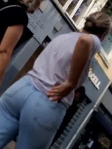Blonde girl in jeans. Jeans could have been tighter i.m.o. ;)