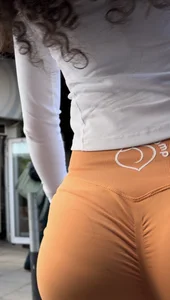 GOATED PEACHY BOOTY  VPL FROM CLOSE