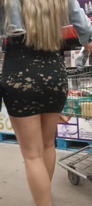 Beautiful Barbie latina with an incredible body in a spectacular tight black minidress [OC]