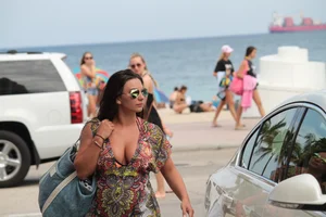 Even more hot and sexy bikini babes in Florida