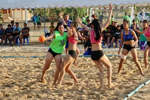 Thai candid volleyball girls
