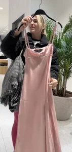 Hot pink leggings in the mall