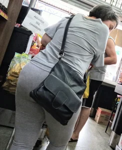Big butt milf on different days with the same pants