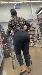 Sexy Juicy Big Bubble Butt Lightskinned Ebony Milf Dressed Classy😮‍💨