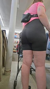 This PAWG’s VPL is to Die For
