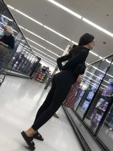 Slim Brunette MILF (Day 7)