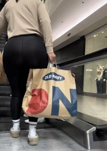 Latina MILF with an INSANE fat ass (OC)
