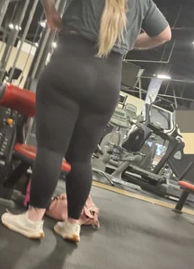 Big Girls Need Luv Too #3 ( PAWG W/LEGGINGS)