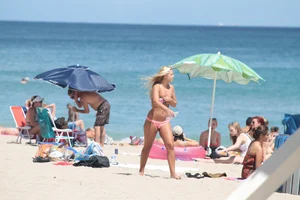 Deerfield Beach bikini girls
